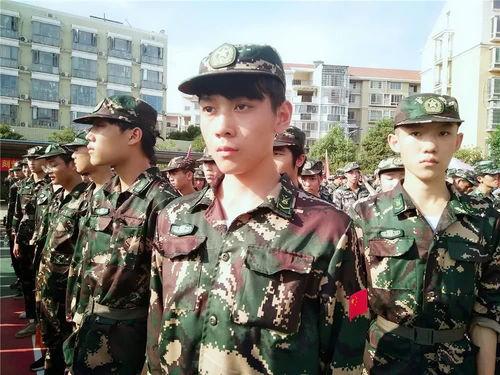 吃瓜网军训才艺,青春风采，军旅青春
