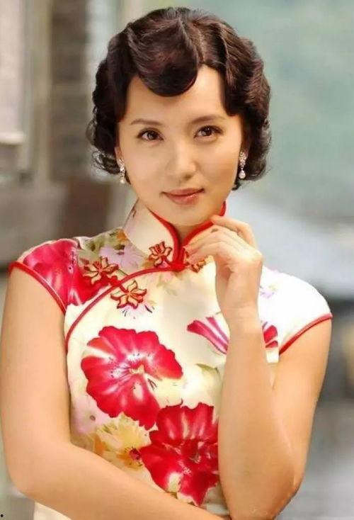 穿旗袍的网红吃瓜视频大全