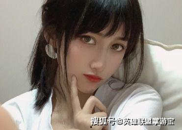 女子吃瓜网红事件真相揭秘,揭开网络谣言背后的真相