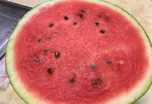 黑亮吃瓜网,揭秘娱乐圈幕后故事，带你领略明星真实生活