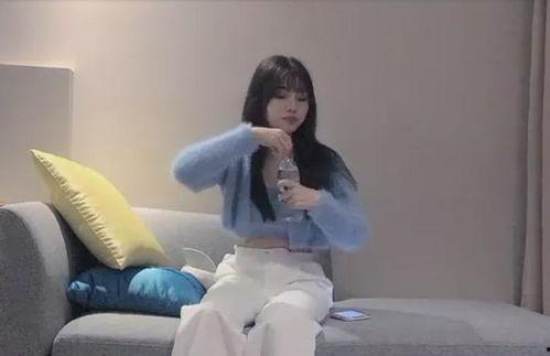 网红劈腿吃瓜,吃瓜群众热议背后的真相