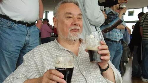 网红大爷吃瓜事件详情,揭秘网络红人背后的争议与真相