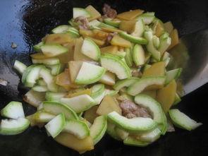 网红吃清蒸角瓜的视频,美味与营养并存，快来学学这道家常菜！