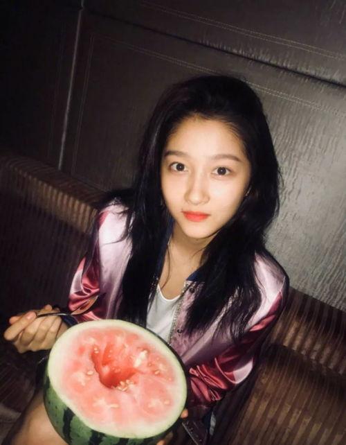 吃瓜网红拍照图片大全集,捕捉镜头下的趣味瞬间