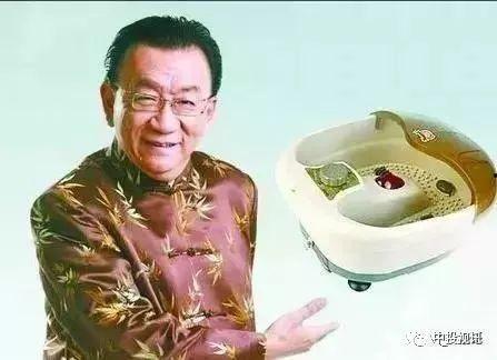 网红情侣被吃瓜,吃瓜群众热议背后的真相